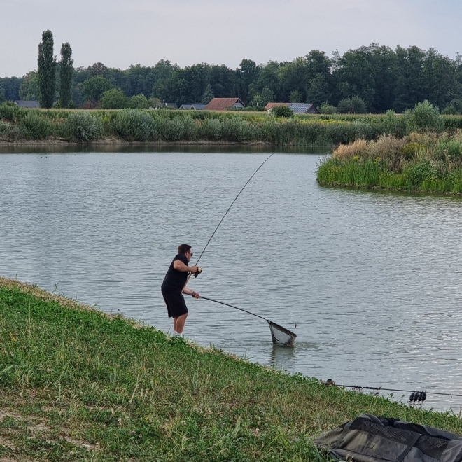 Ömer Lake Platz 7 (max. 2 Angler)